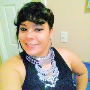 Meet your Posher, Ebony